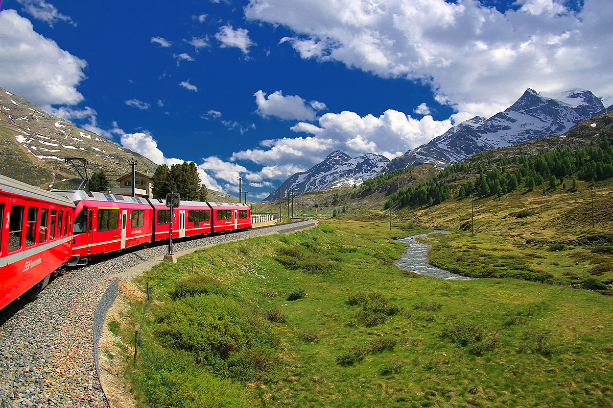 The Bernina Express Unesco train - What to do in the Alps